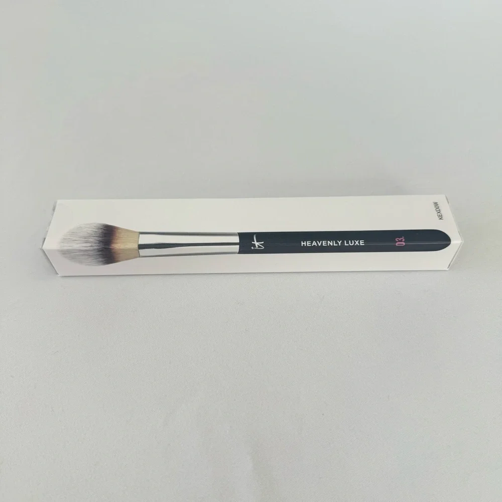 NEW it cosmetics heavenly luxe complexion perfection foundation makeup brush #3